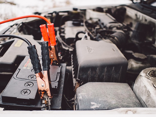 Voici comment survolter la batterie d’une auto étape par étape