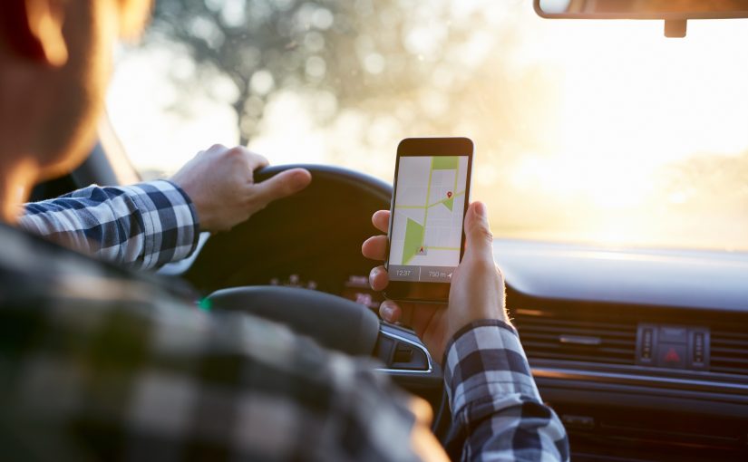 Traceur GPS pour voiture : Carlock, Zeerkeer, Invoxia ou Optimus ?