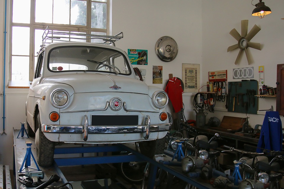 Restaurer une voiture ancienne : ce qu’il faut prévoir