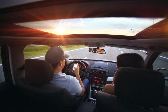 Conduire plus intelligemment : les avantages des voitures à double commande