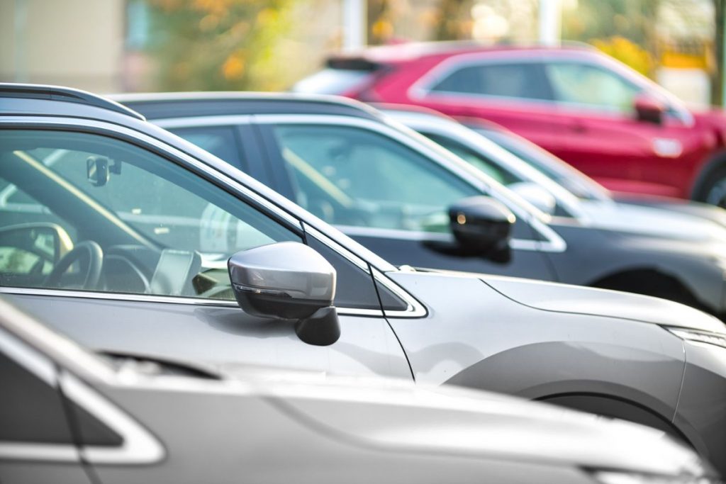 9 conseils essentiels pour acheter une voiture d’occasion chez un concessionnaire